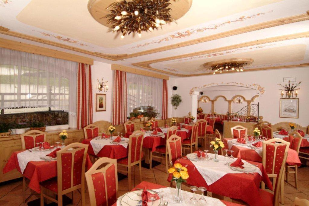 Albergo Fiordaliso Canazei Zewnętrze zdjęcie